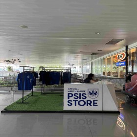 shop & dine